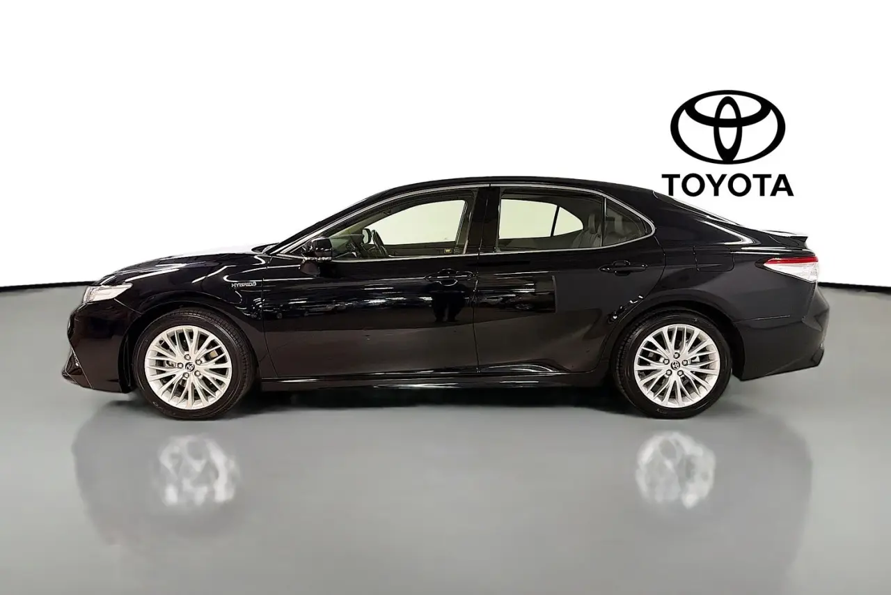 2020 Toyota Camry Gallery Image 5