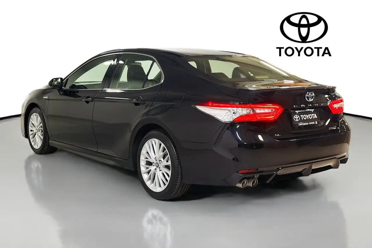 2020 Toyota Camry Gallery Image 6