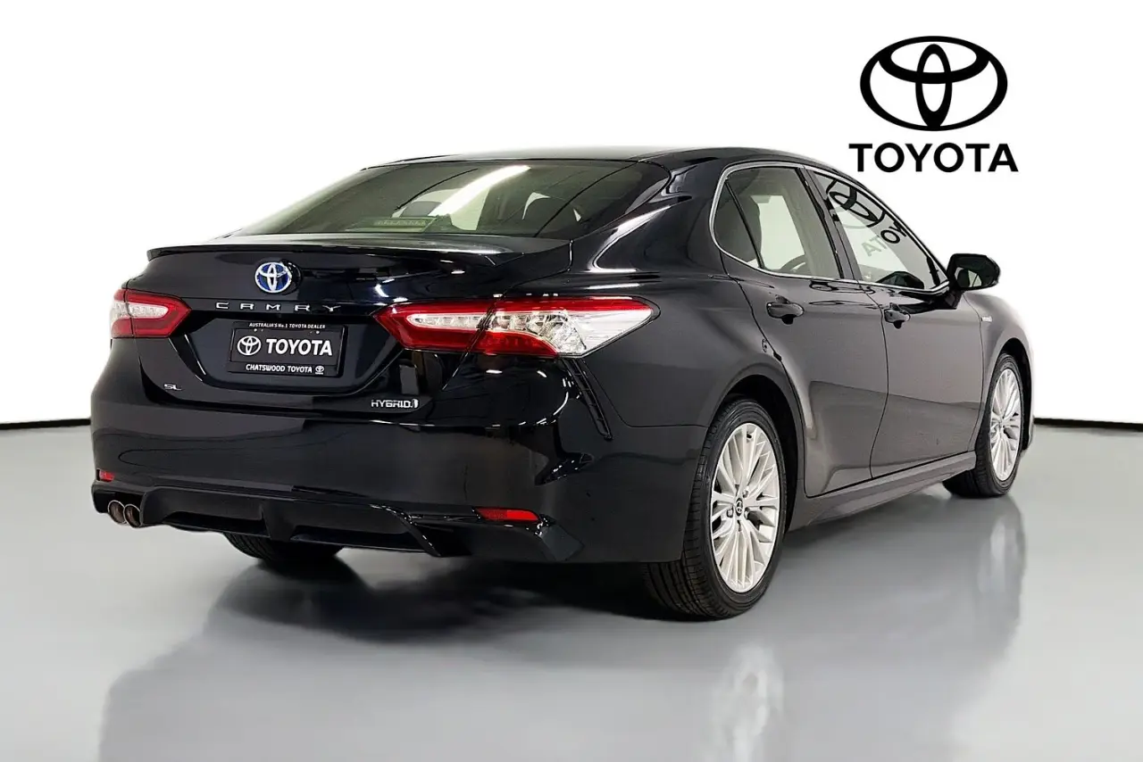 2020 Toyota Camry Gallery Image 10