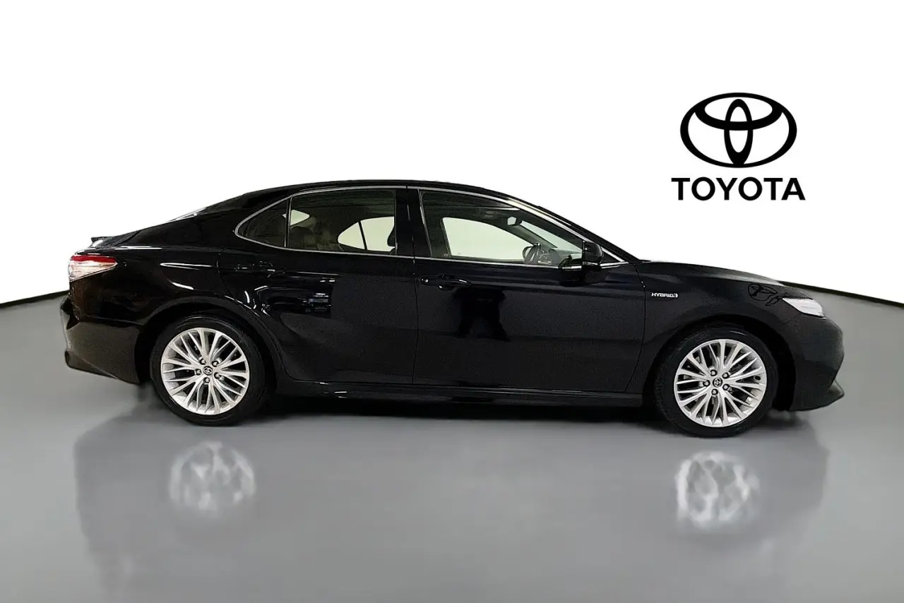 2020 Toyota Camry Gallery Image 11
