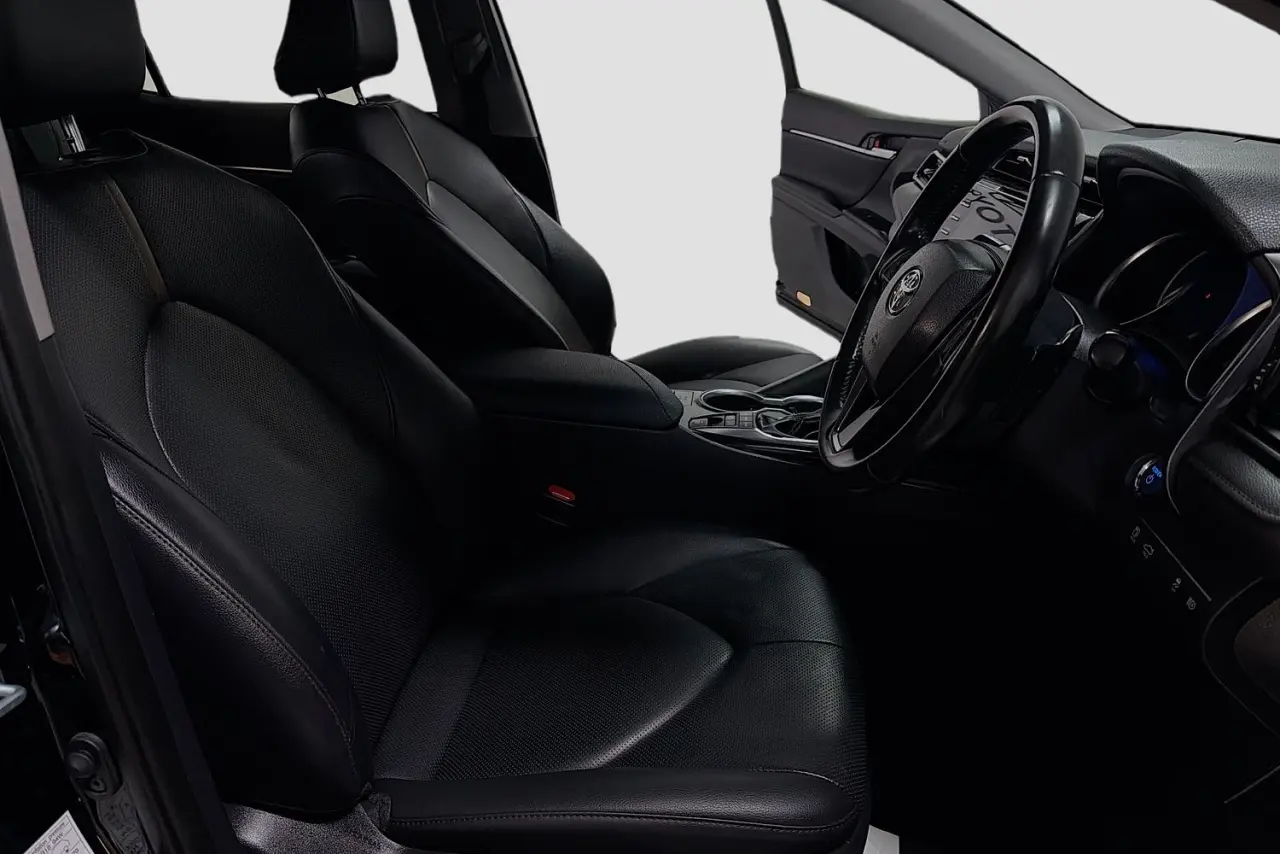 2020 Toyota Camry Gallery Image 13