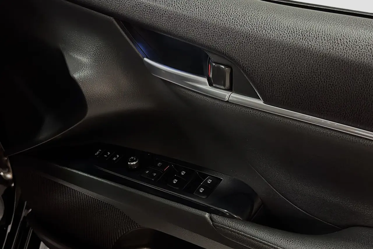 2020 Toyota Camry Gallery Image 24