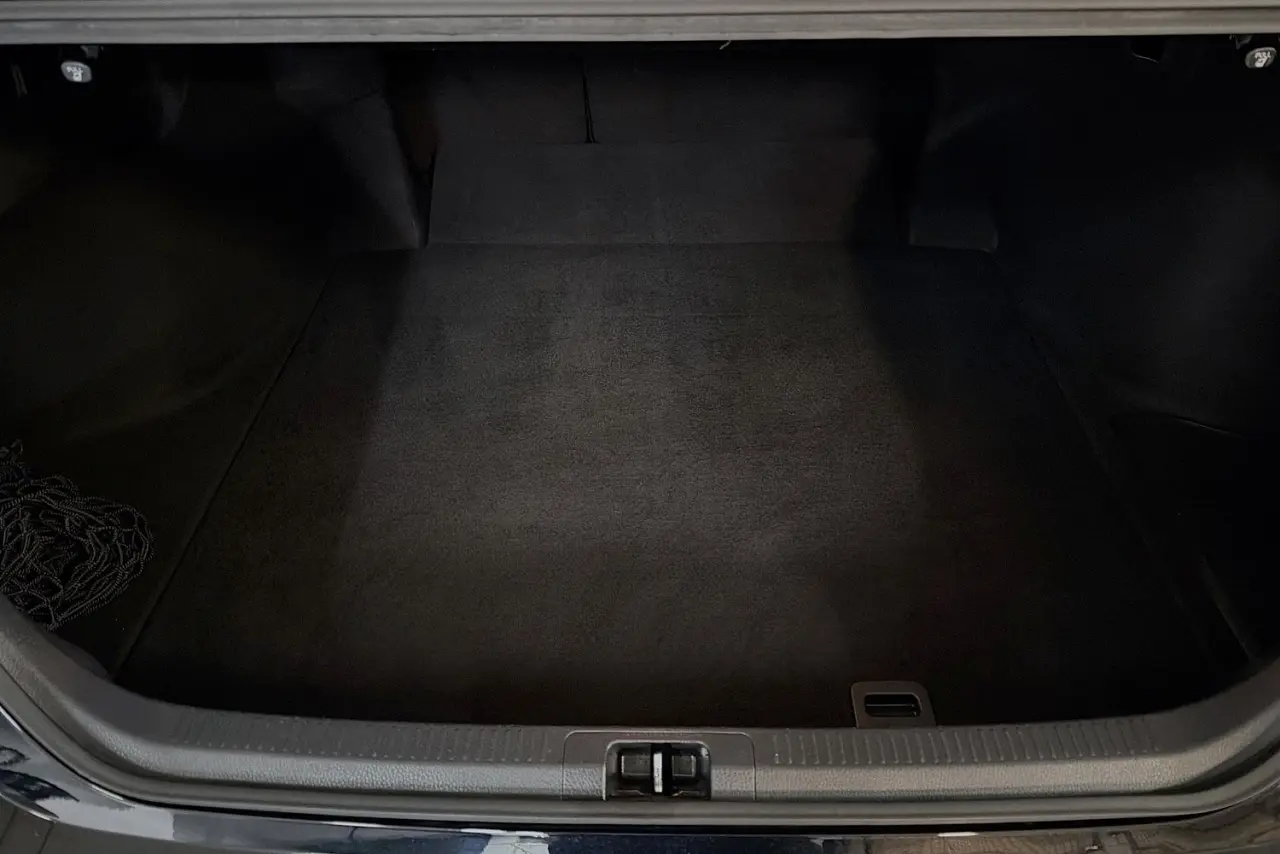 2020 Toyota Camry Gallery Image 27