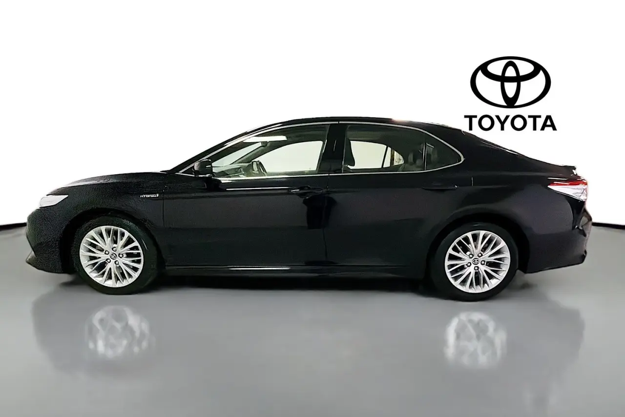 2020 Toyota Camry Gallery Image 5