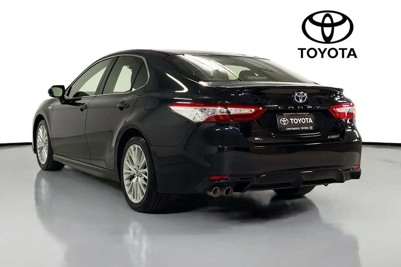 2020 Toyota Camry Gallery Image 6