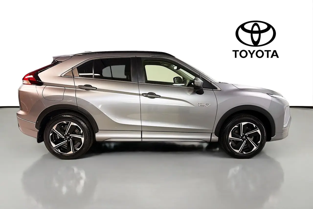 2022 Mitsubishi Eclipse Cross Gallery Image 11