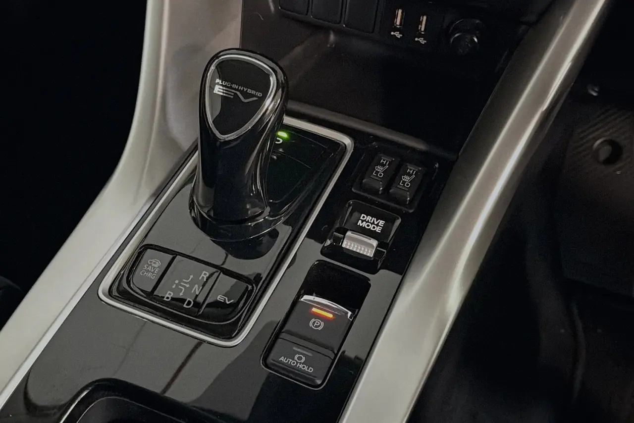 2022 Mitsubishi Eclipse Cross Gallery Image 16