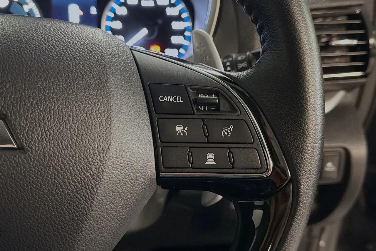 2022 Mitsubishi Eclipse Cross Gallery Image 18