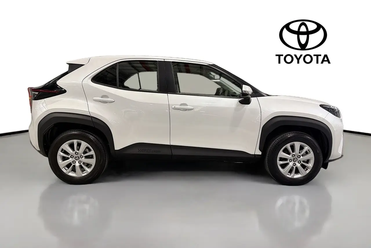 2023 Toyota Yaris Cross Gallery Image 11