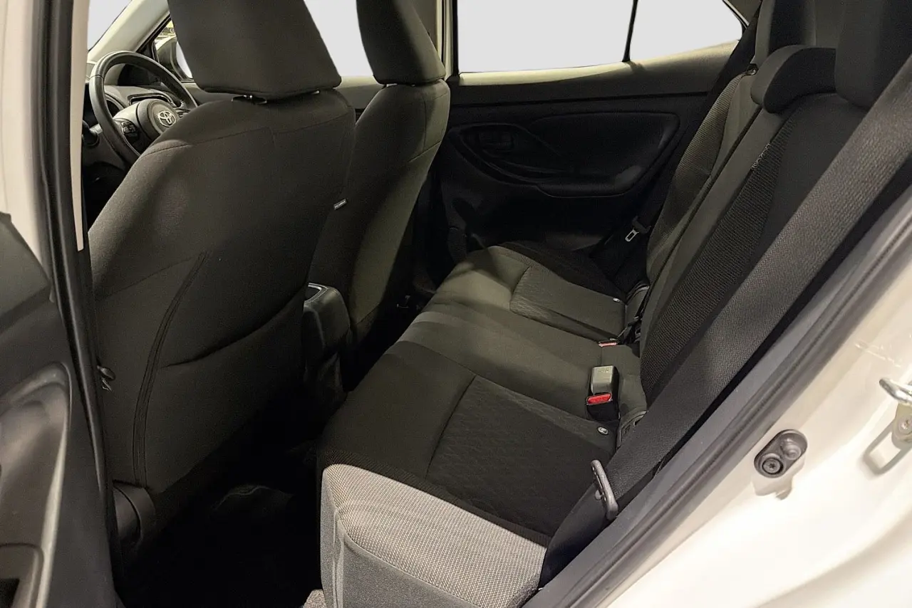 2023 Toyota Yaris Cross Gallery Image 25