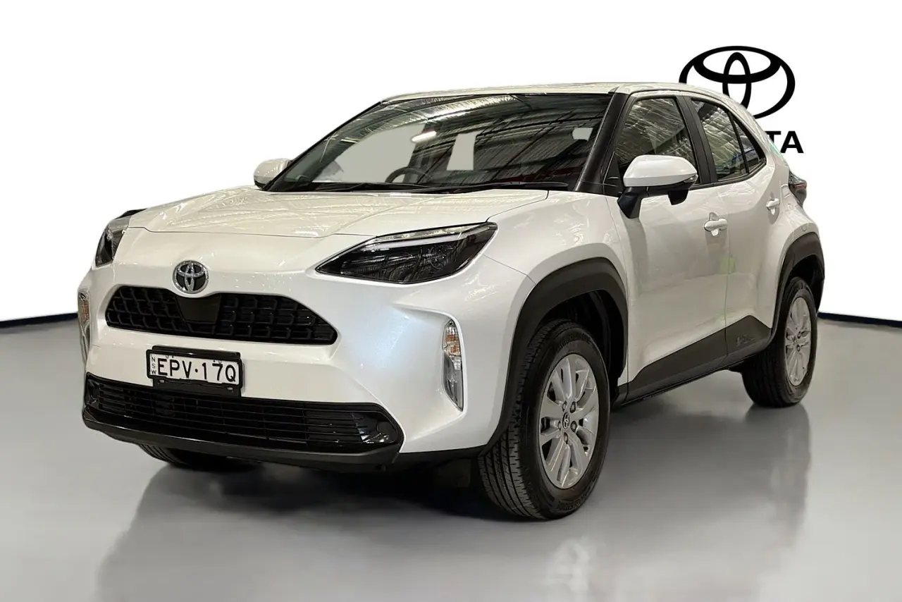 2023 Toyota Yaris Cross Gallery Image 4