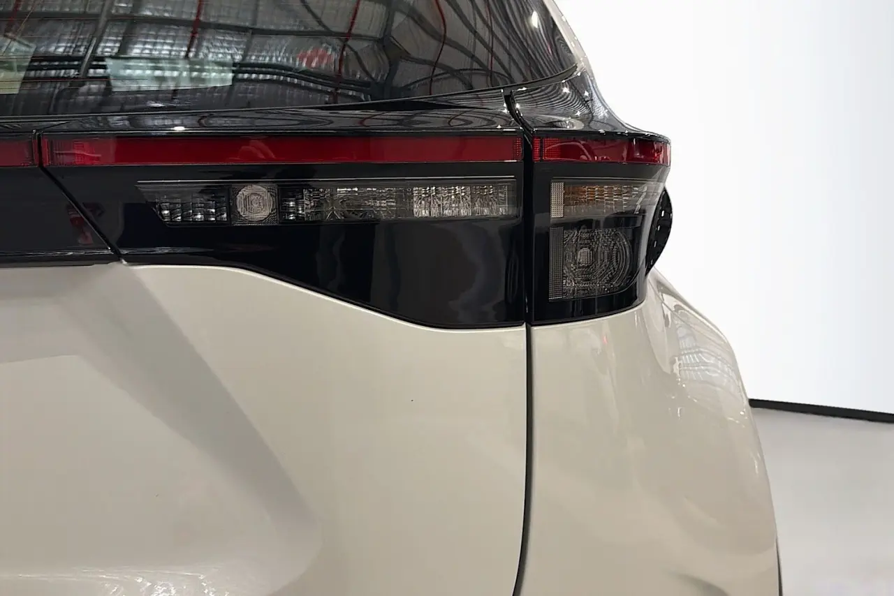2023 Toyota Yaris Cross Gallery Image 9