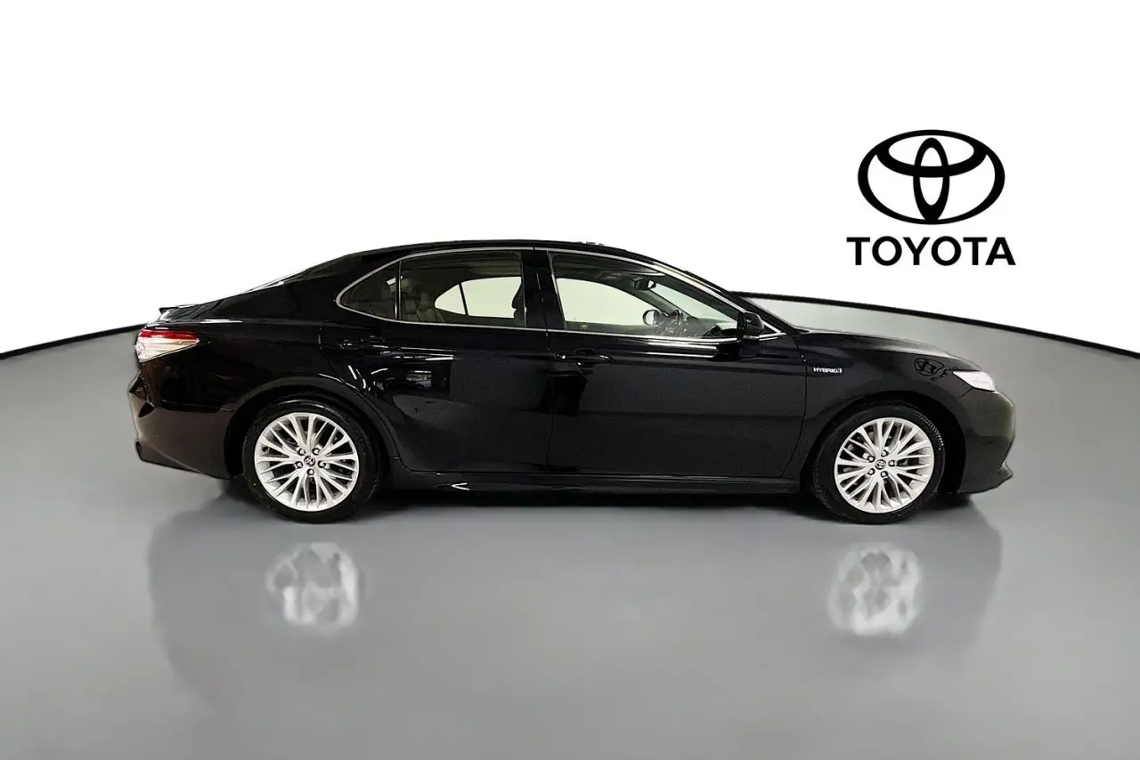 2020 Toyota Camry Gallery Image 11