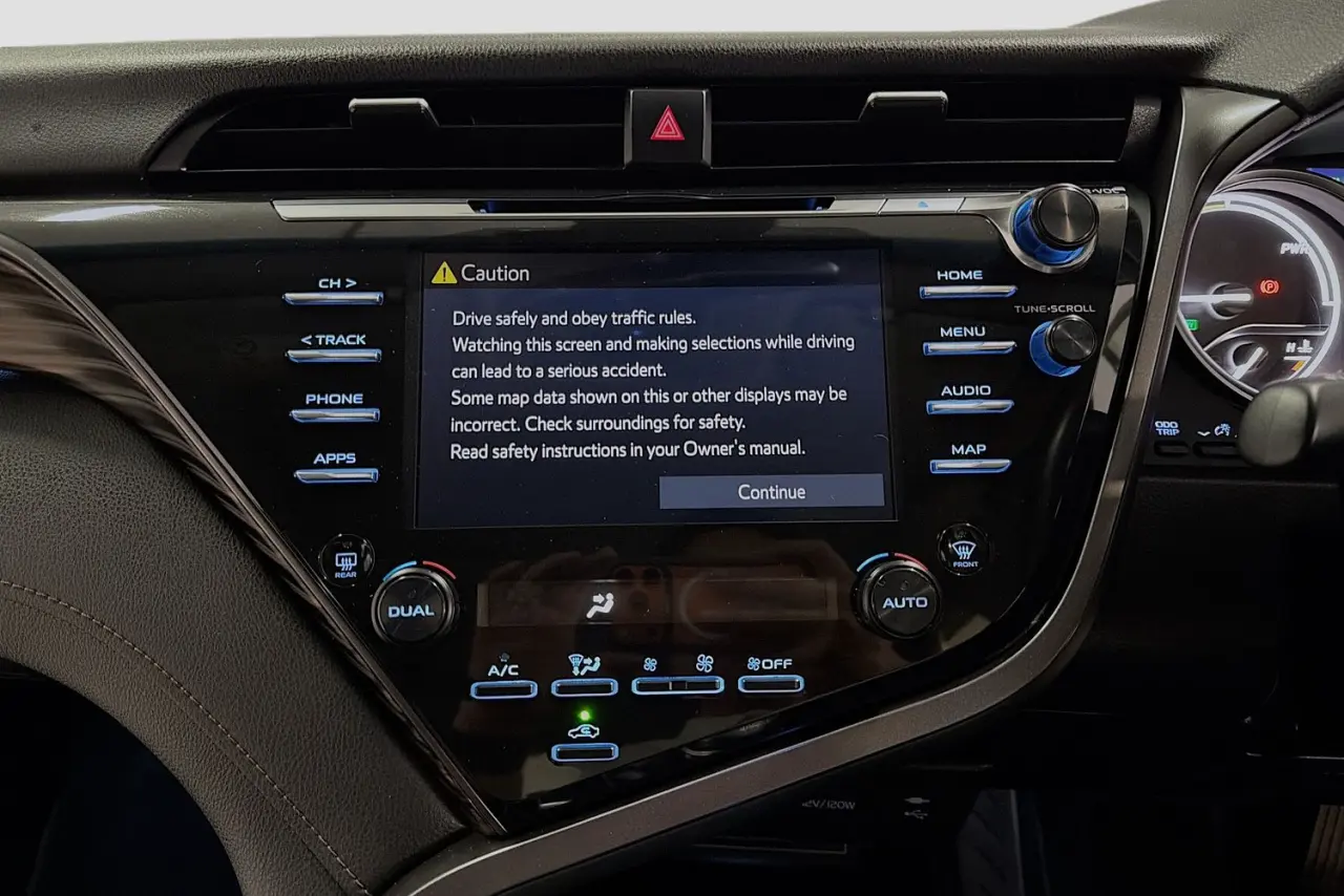 2020 Toyota Camry Gallery Image 15