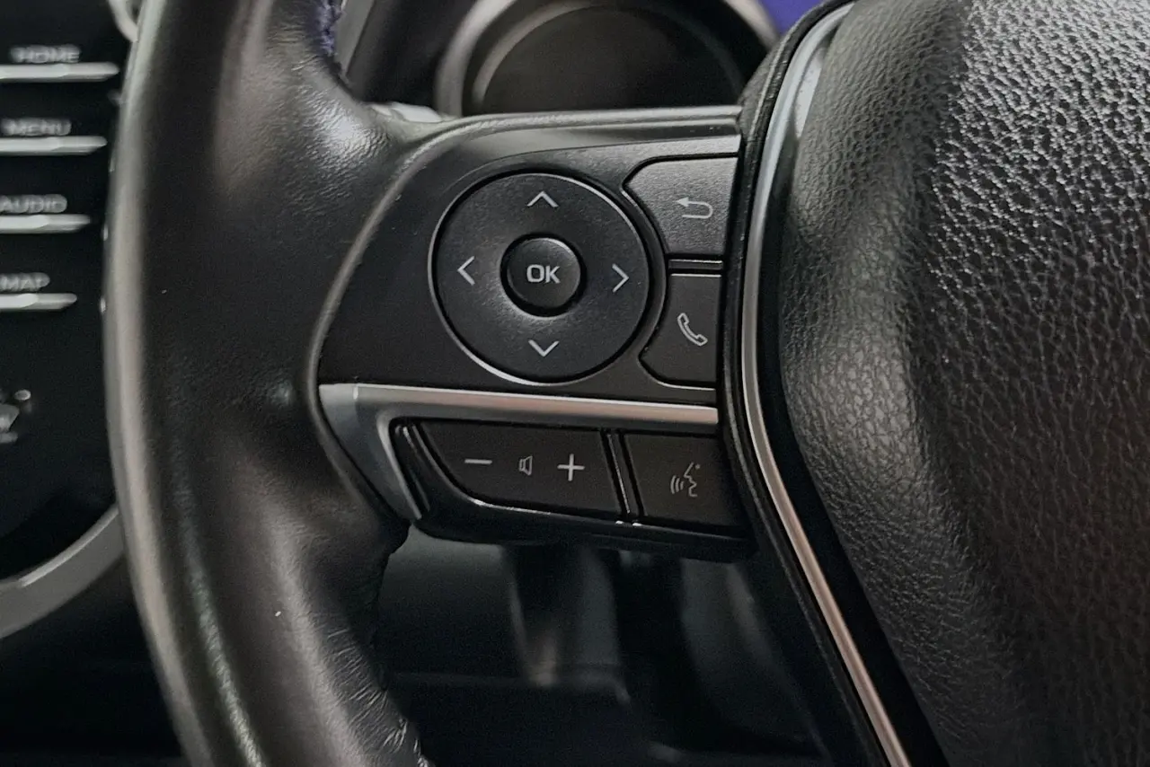 2020 Toyota Camry Gallery Image 19