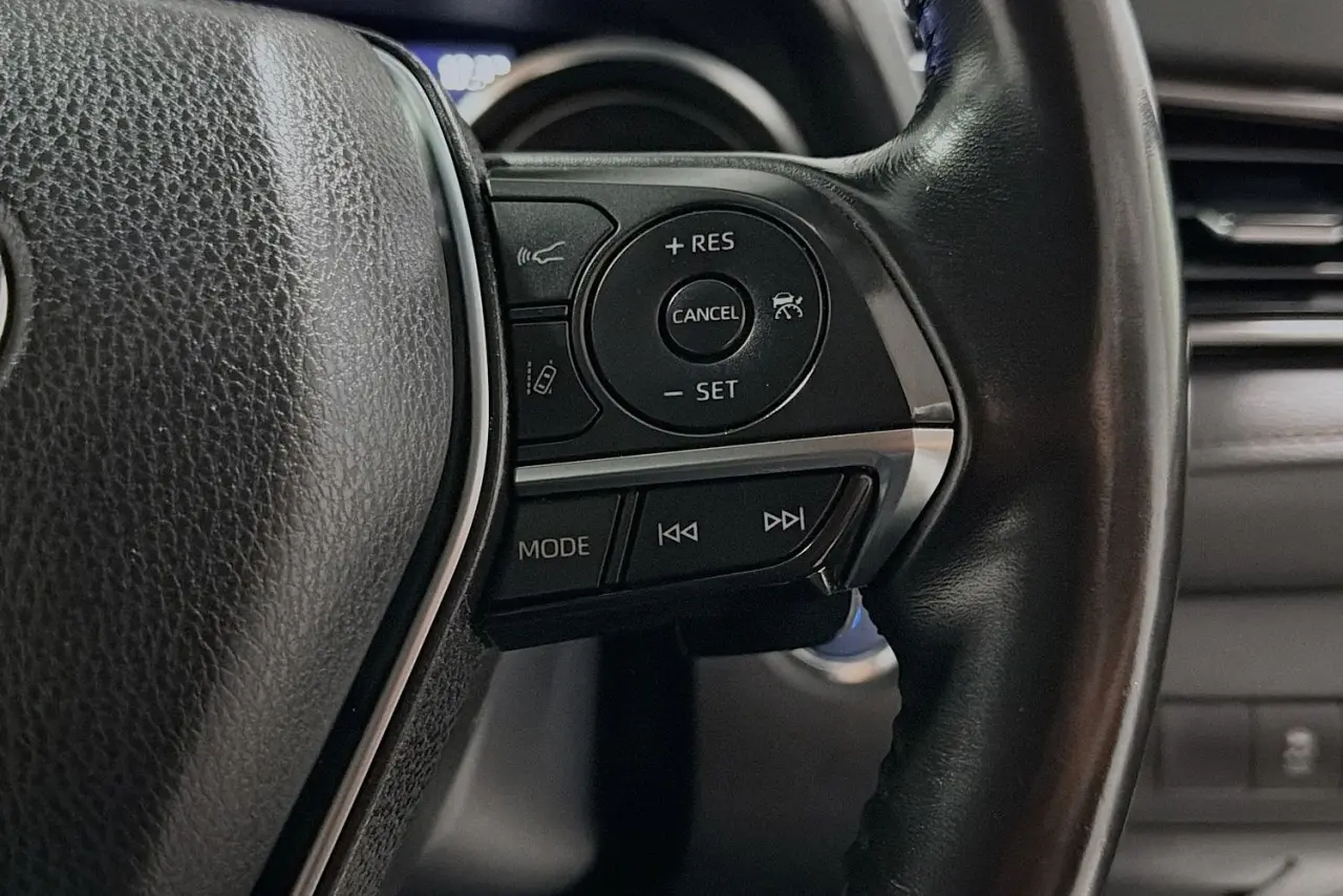 2020 Toyota Camry Gallery Image 20