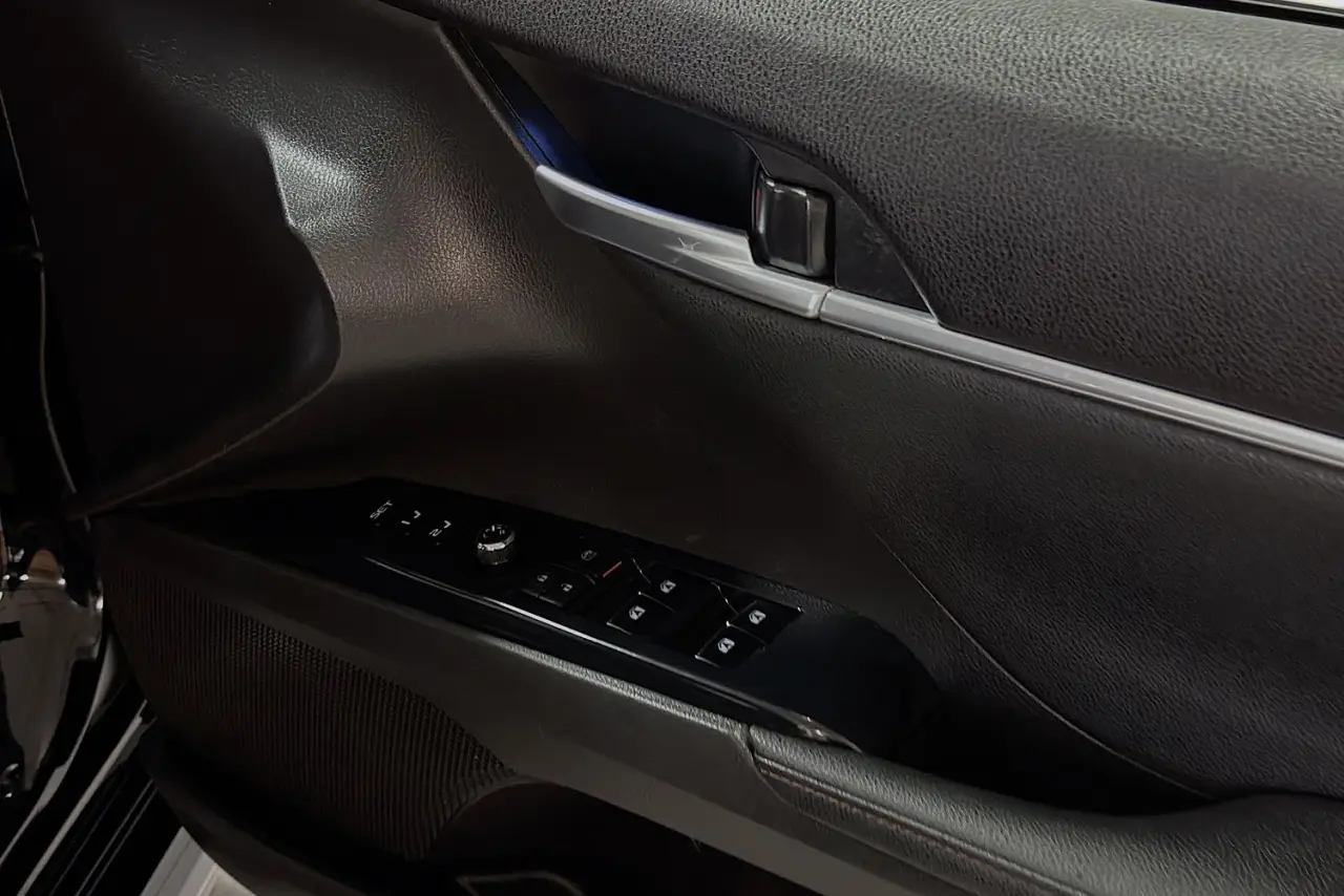 2020 Toyota Camry Gallery Image 24