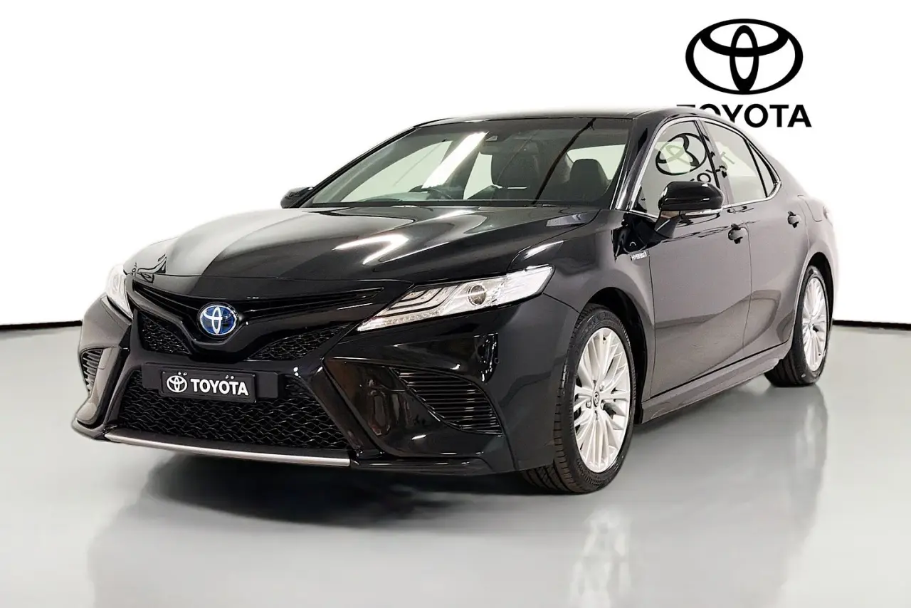2020 Toyota Camry Gallery Image 4