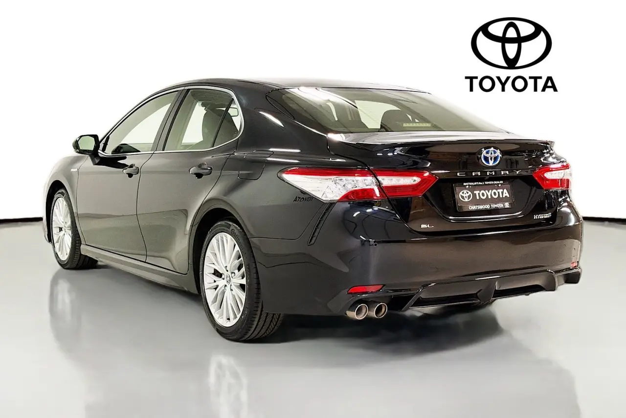 2020 Toyota Camry Gallery Image 6