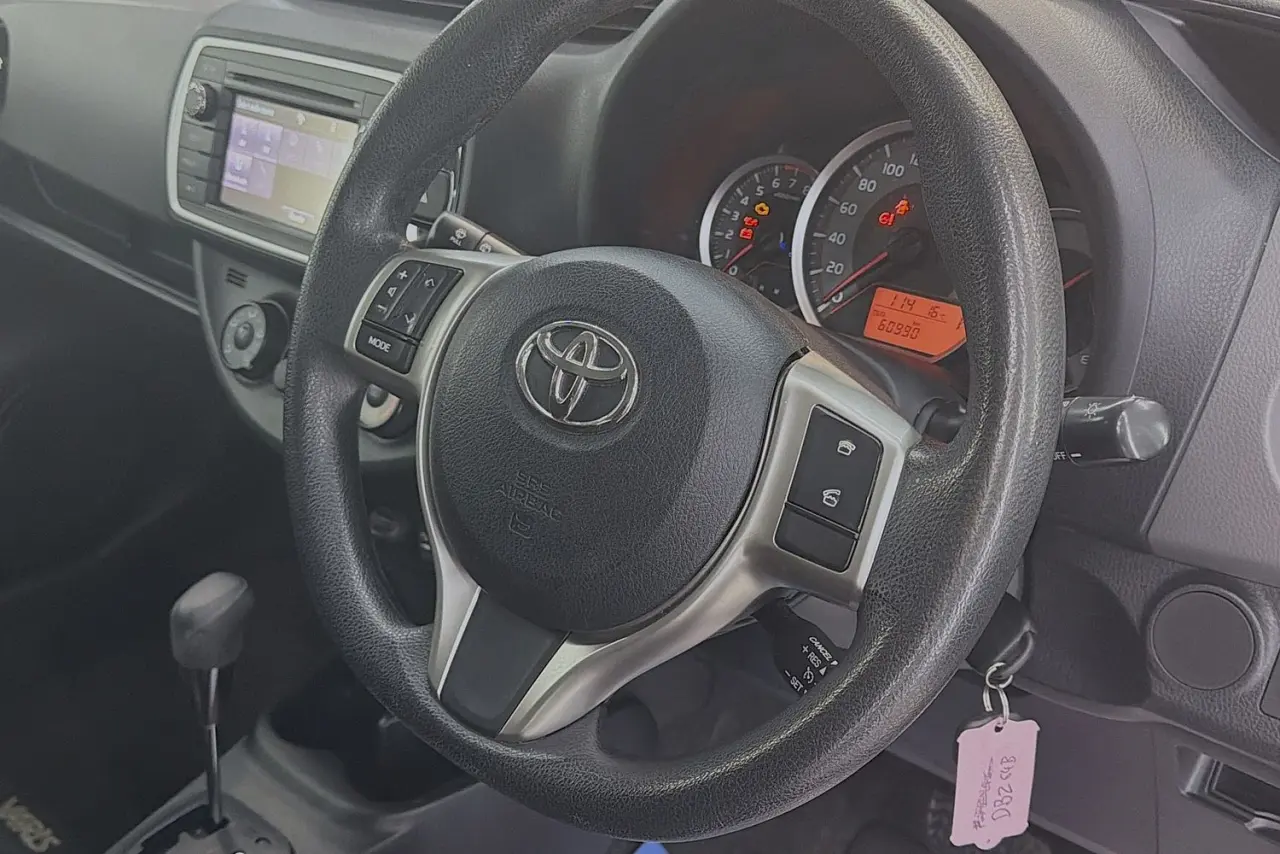 2015 Toyota Yaris Gallery Image 13