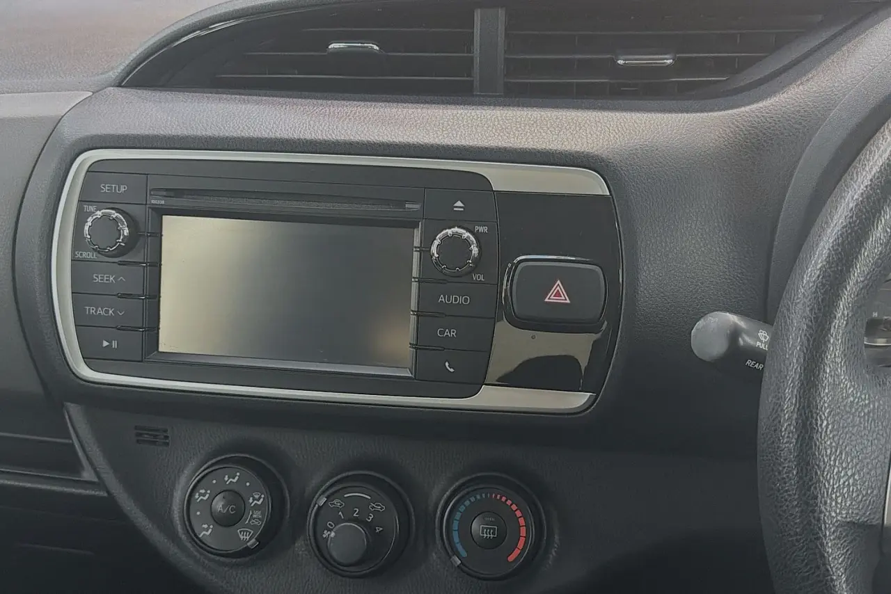 2015 Toyota Yaris Gallery Image 14