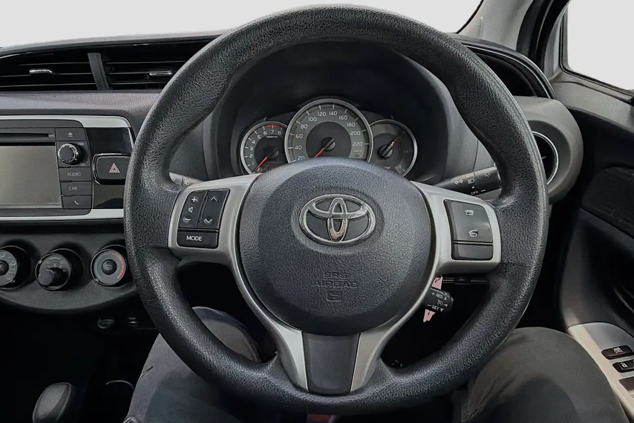 2015 Toyota Yaris Gallery Image 19