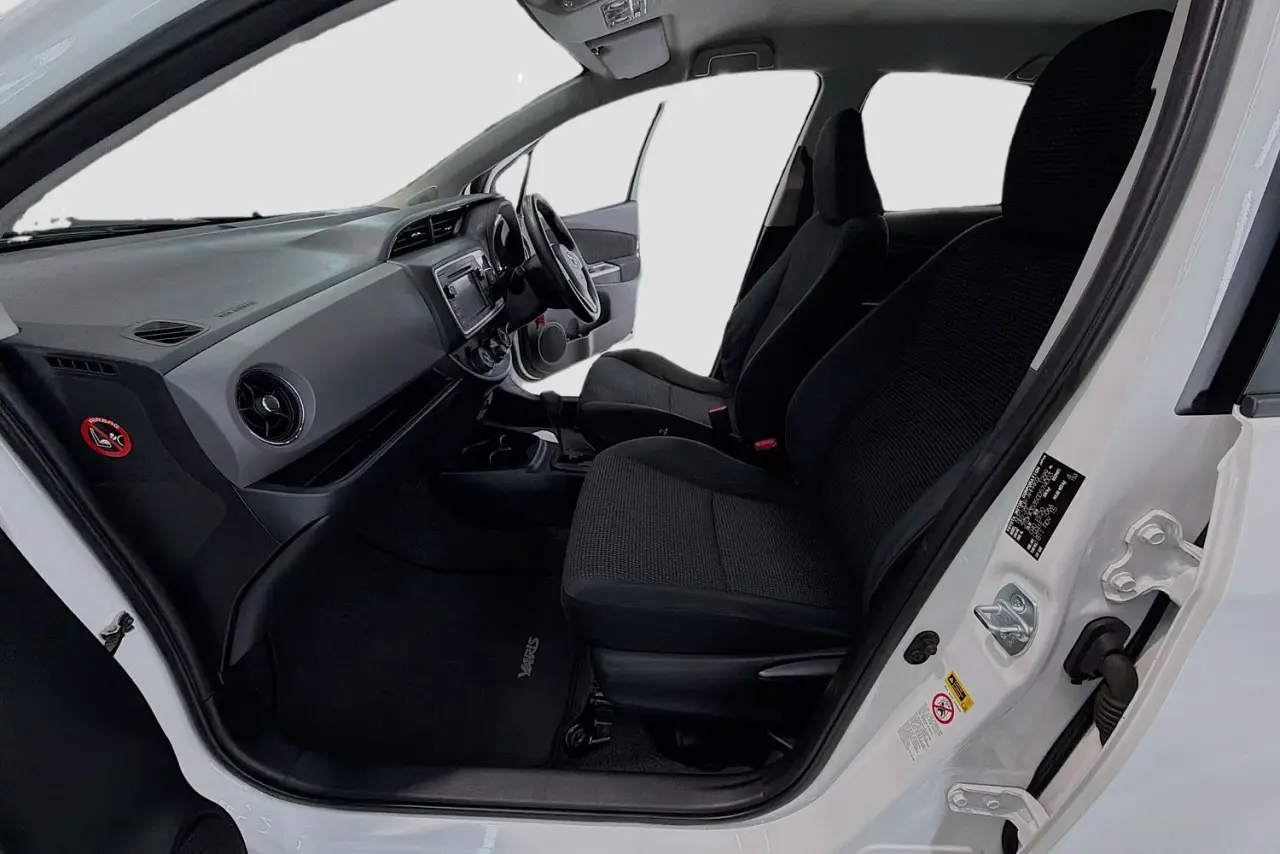 2015 Toyota Yaris Gallery Image 23