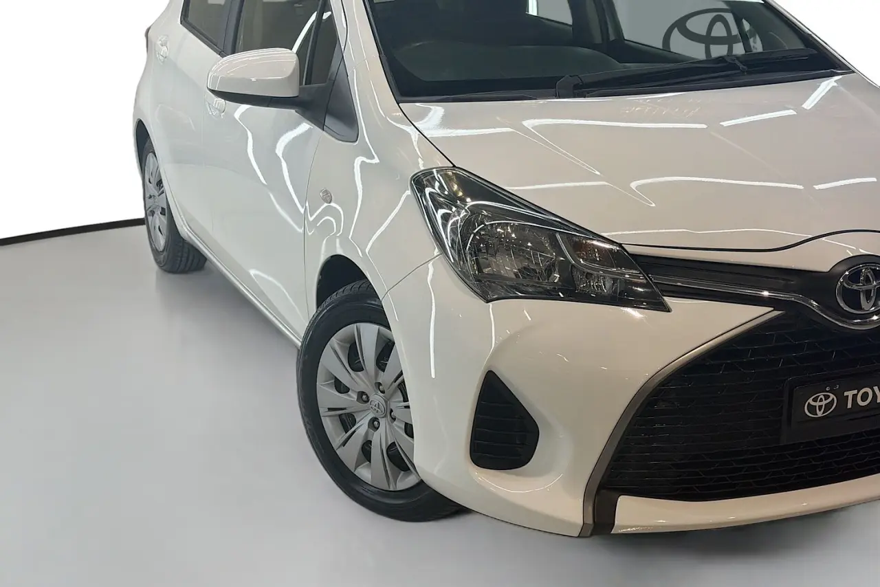 2015 Toyota Yaris Gallery Image 26