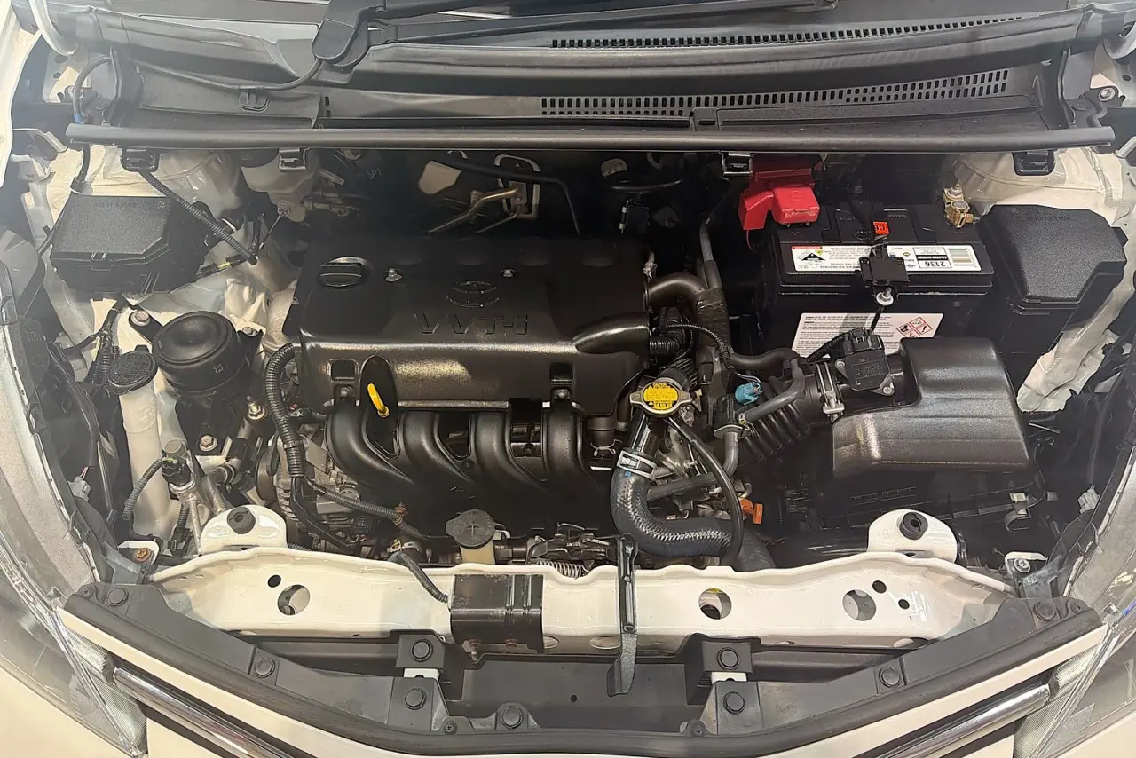2015 Toyota Yaris Gallery Image 27