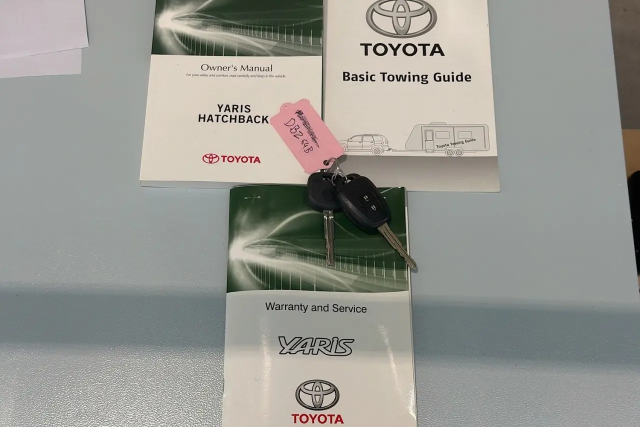 2015 Toyota Yaris Gallery Image 28