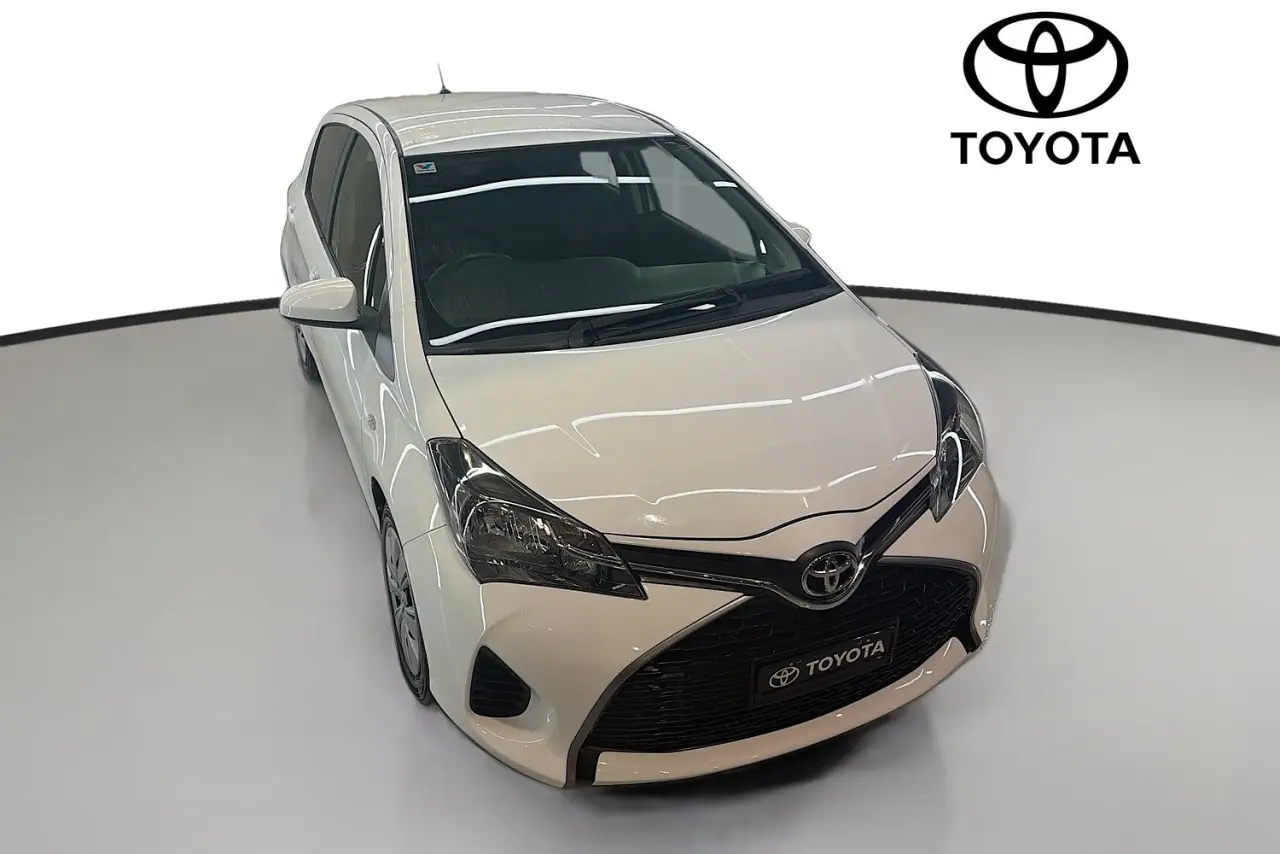 2015 Toyota Yaris Gallery Image 29