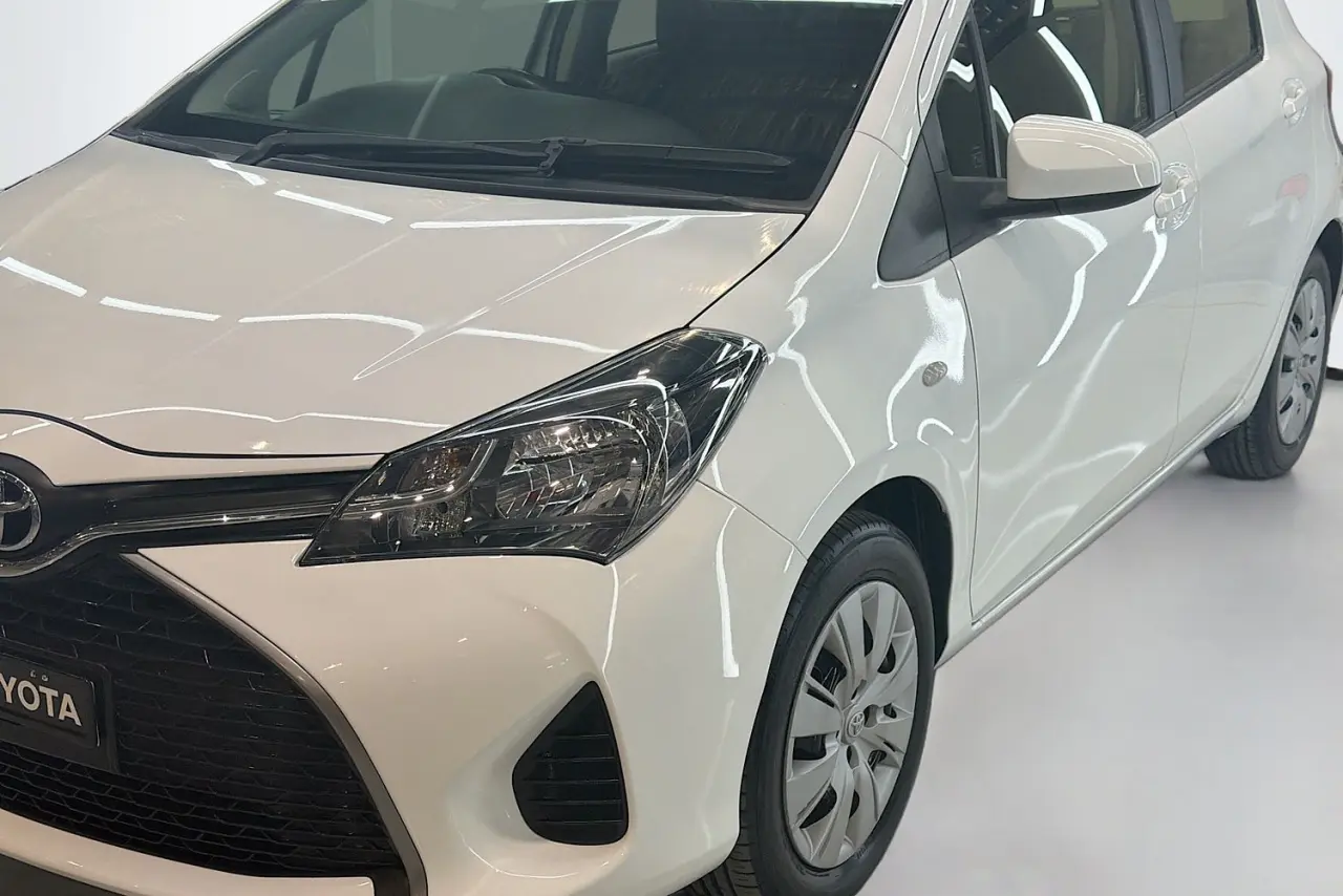 2015 Toyota Yaris Gallery Image 4