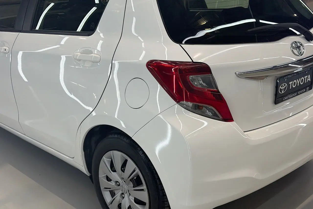 2015 Toyota Yaris Gallery Image 6
