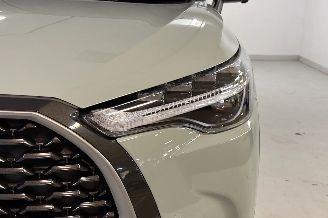 2023 Toyota Corolla Cross Gallery Image 3