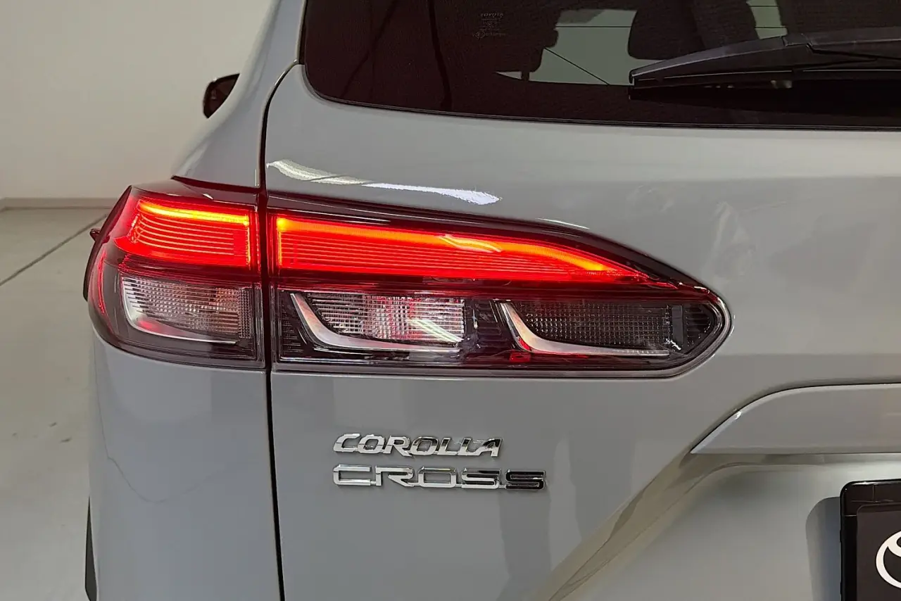 2023 Toyota Corolla Cross Gallery Image 8