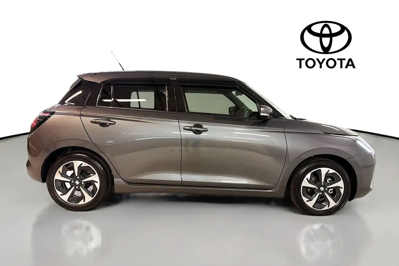 2025 Suzuki Swift Gallery Image 11