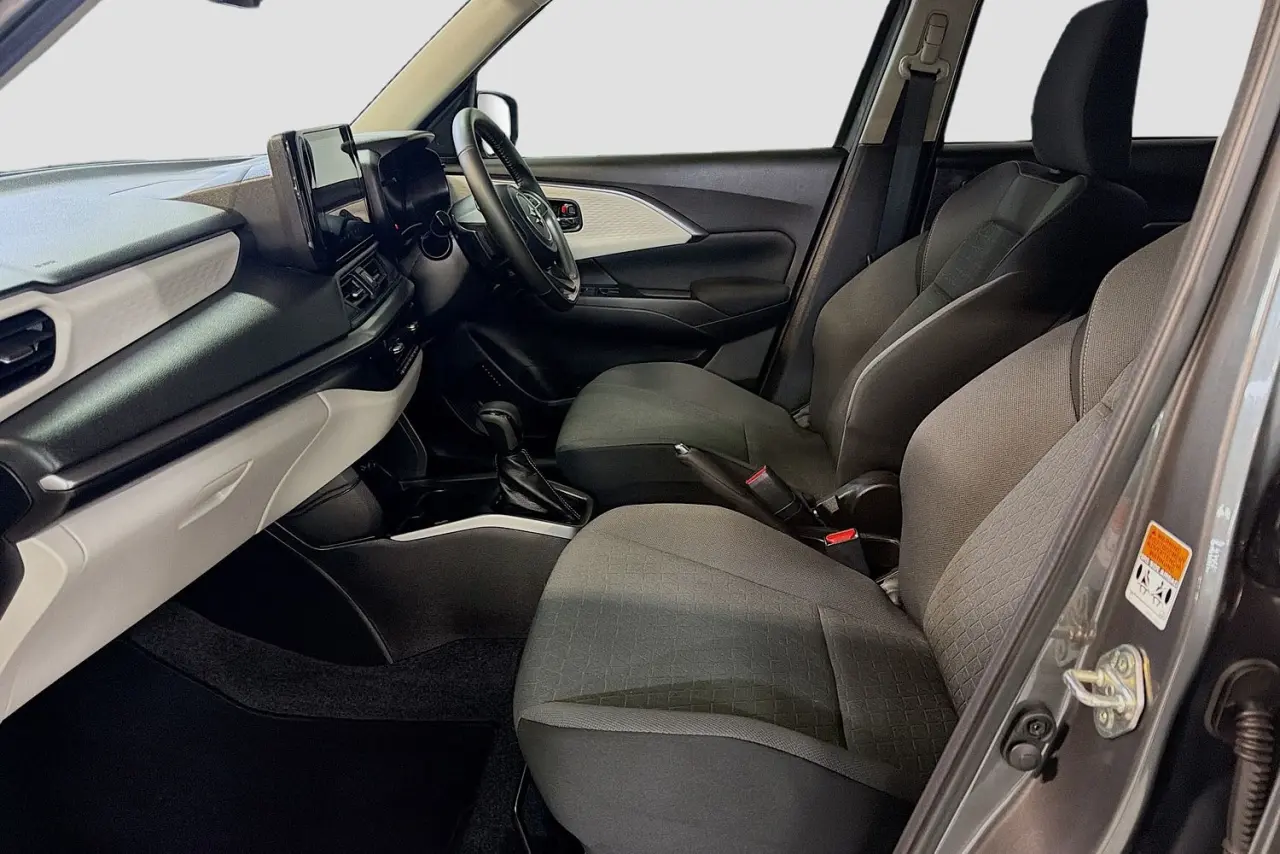 2025 Suzuki Swift Gallery Image 23