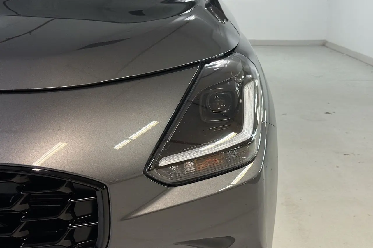 2025 Suzuki Swift Gallery Image 3