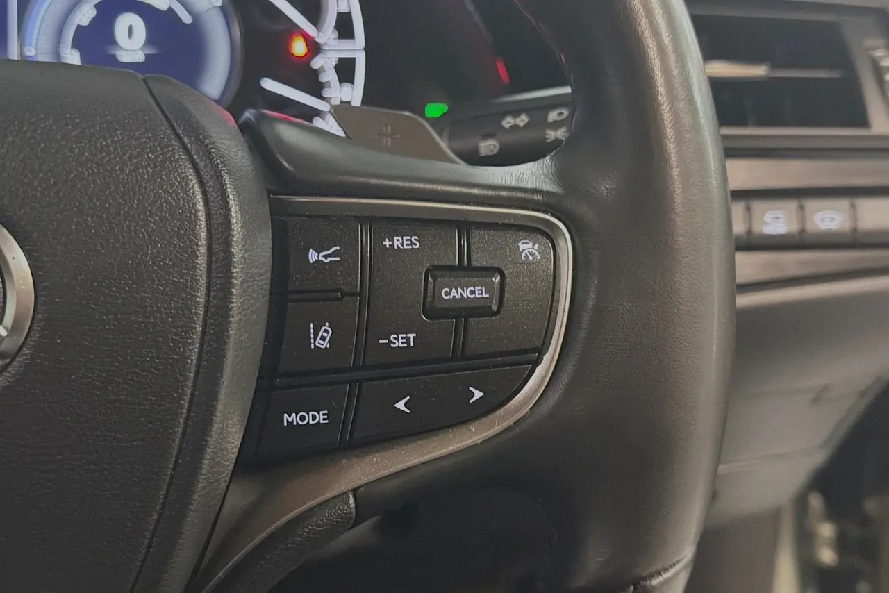 2023 Lexus ES Gallery Image 20