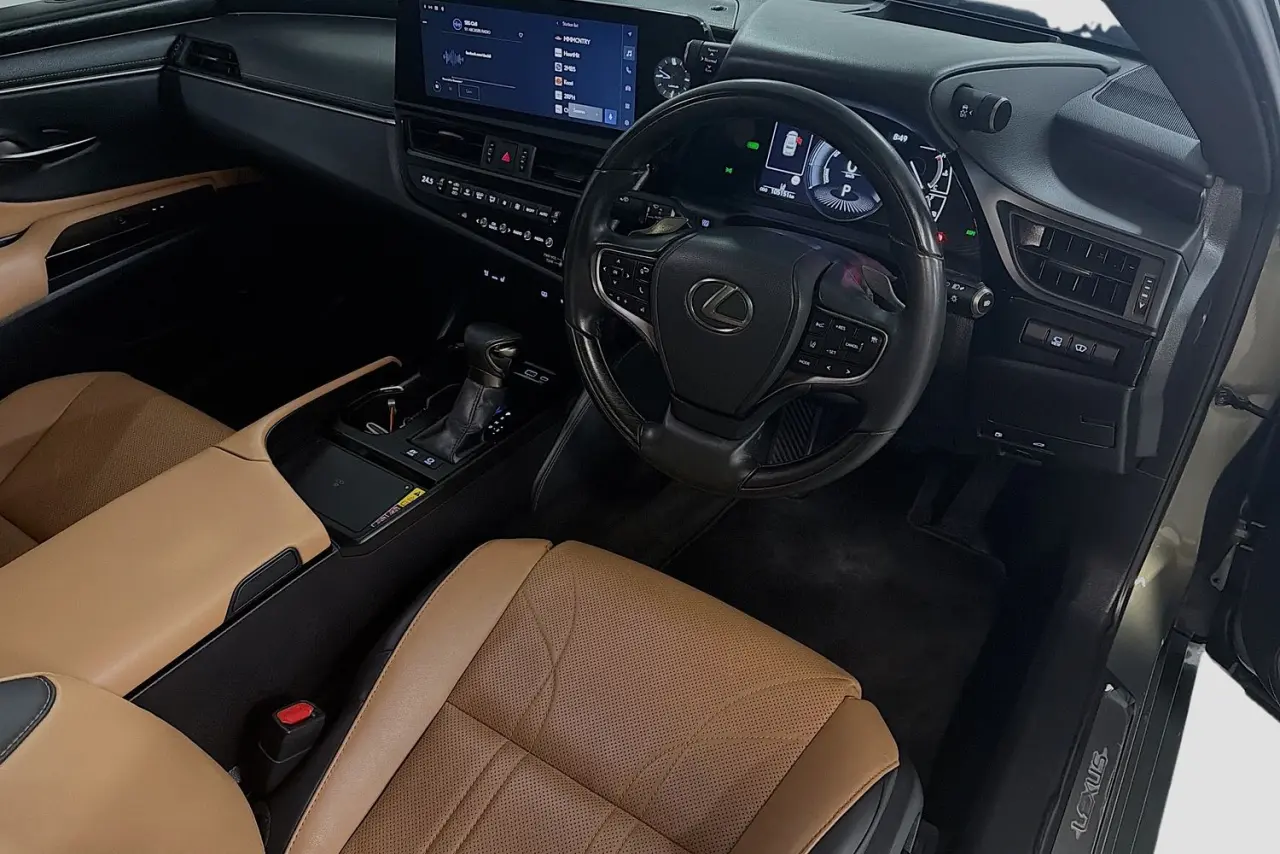 2023 Lexus ES Gallery Image 23