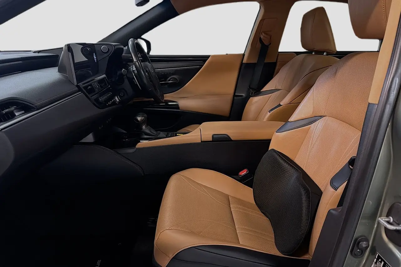 2023 Lexus ES Gallery Image 25