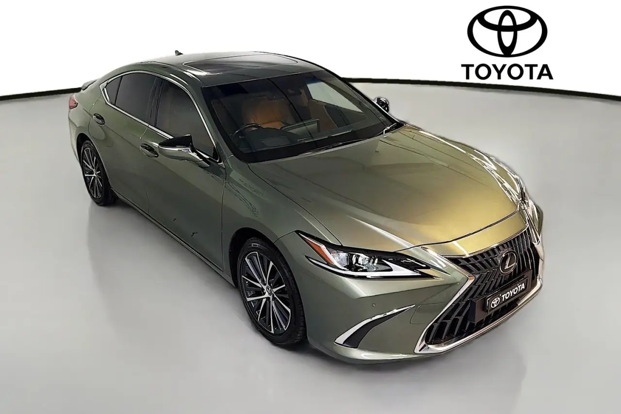 2023 Lexus ES Gallery Image 31
