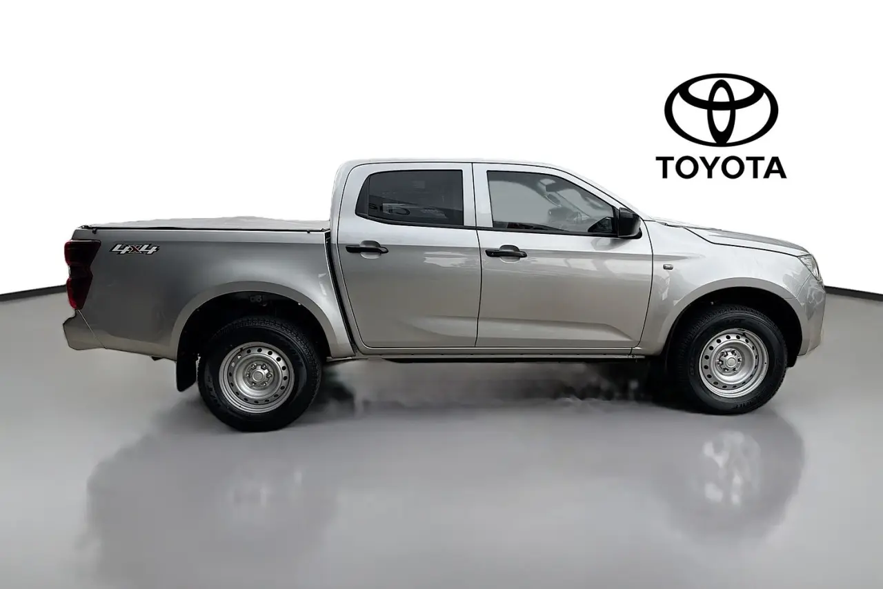2021 Isuzu D-MAX Gallery Image 11