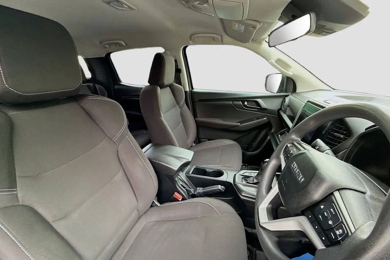 2021 Isuzu D-MAX Gallery Image 12