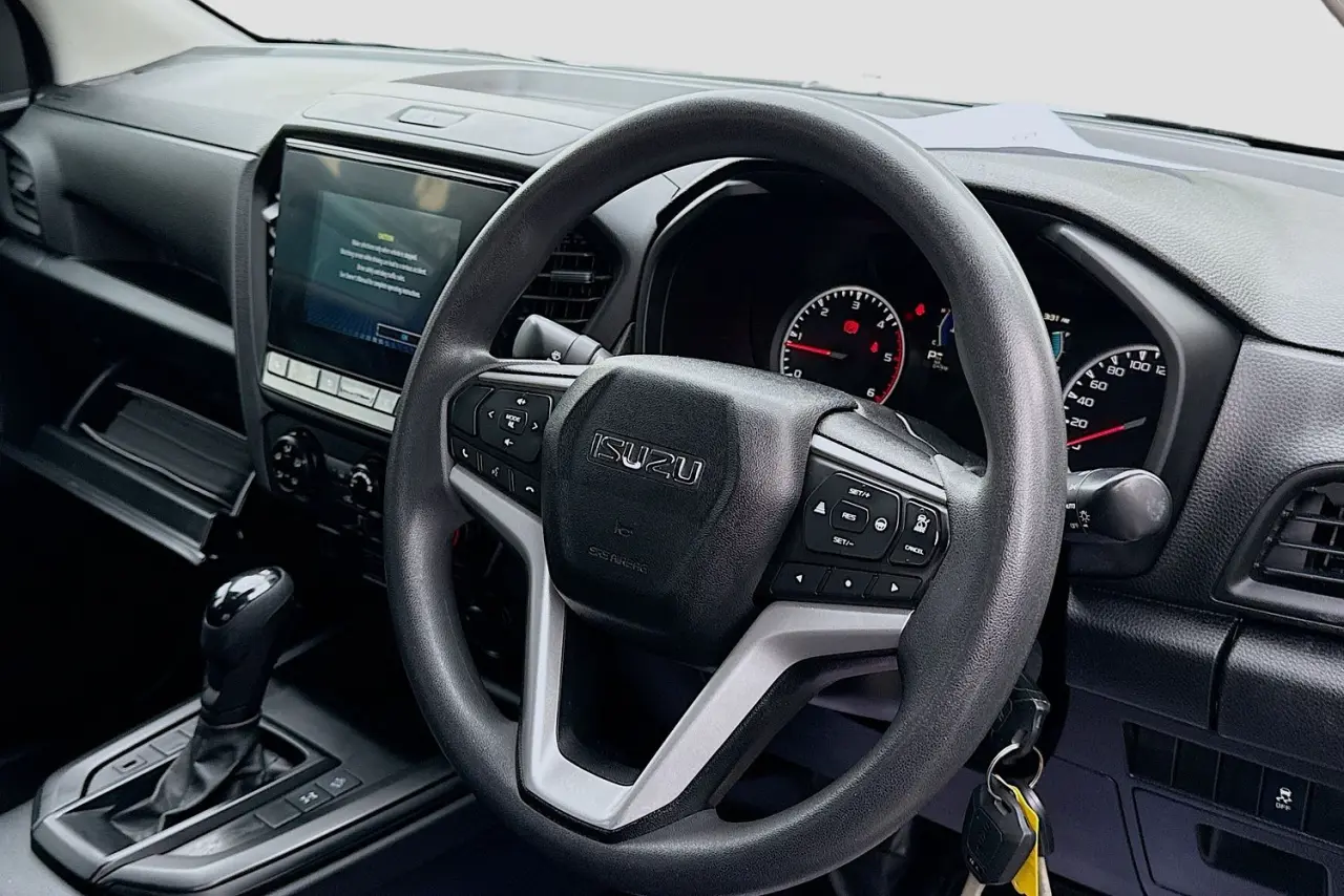 2021 Isuzu D-MAX Gallery Image 13