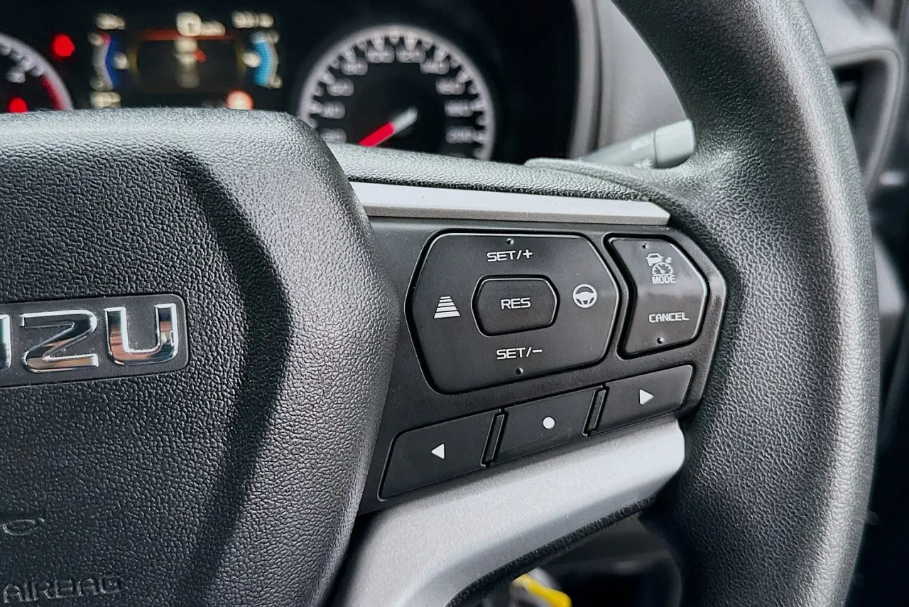 2021 Isuzu D-MAX Gallery Image 18