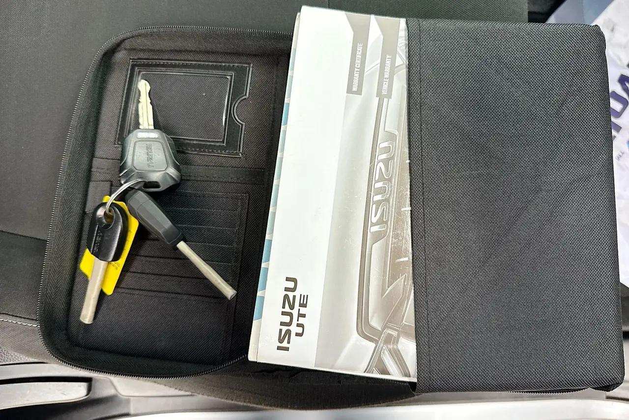 2021 Isuzu D-MAX Gallery Image 27