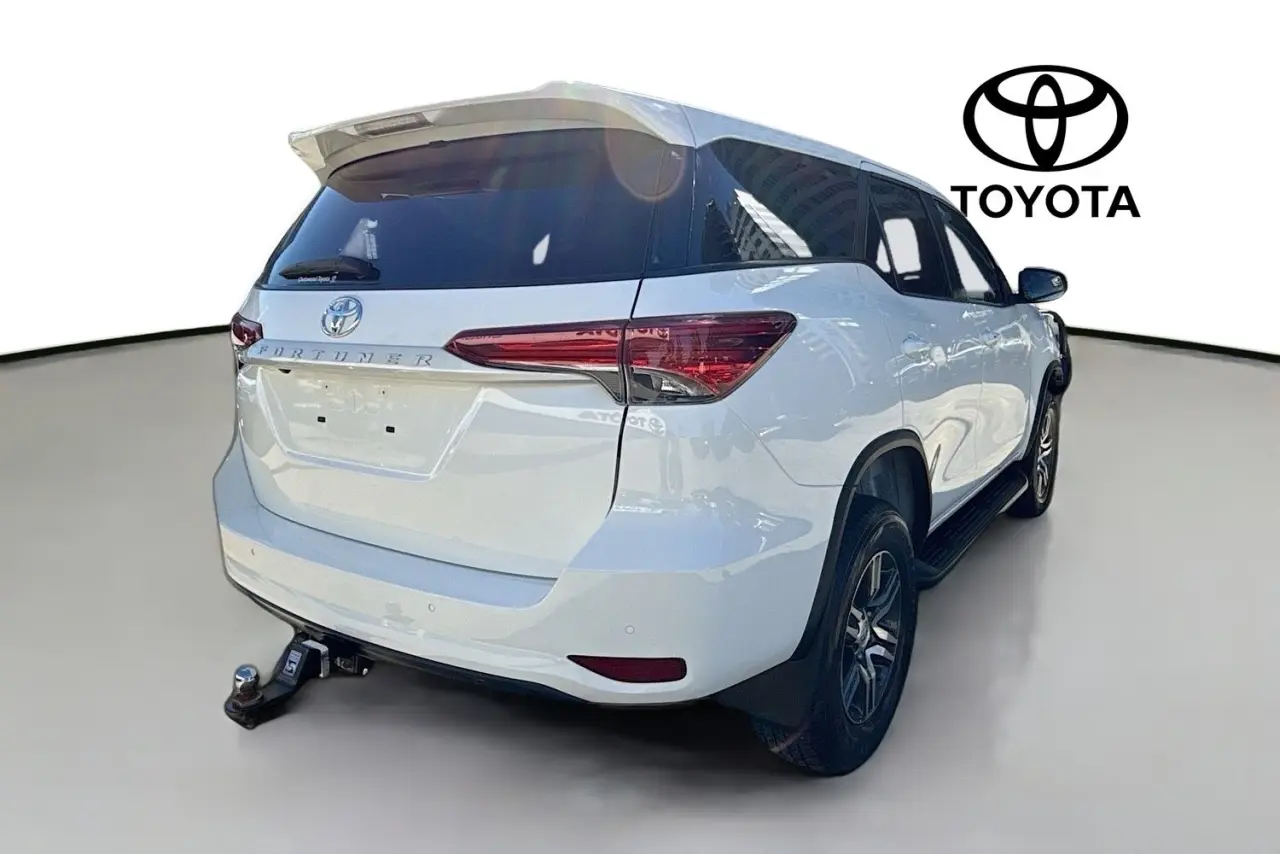 2022 Toyota Fortuner Gallery Image 11