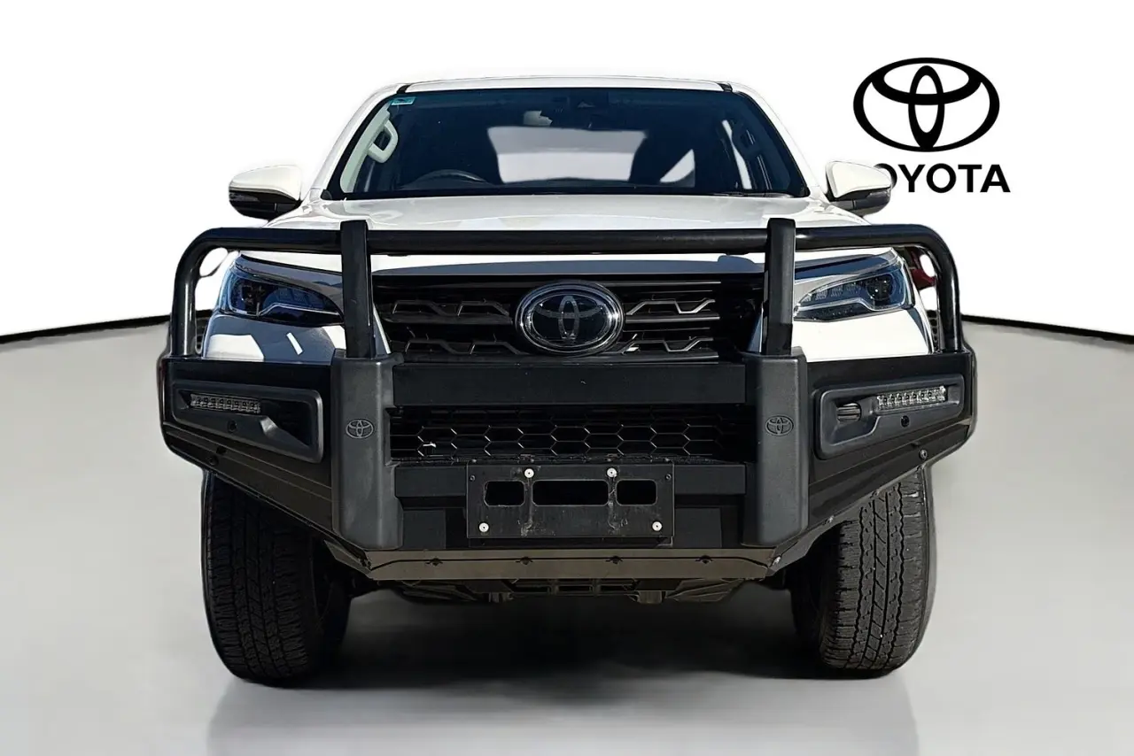 2022 Toyota Fortuner Gallery Image 14