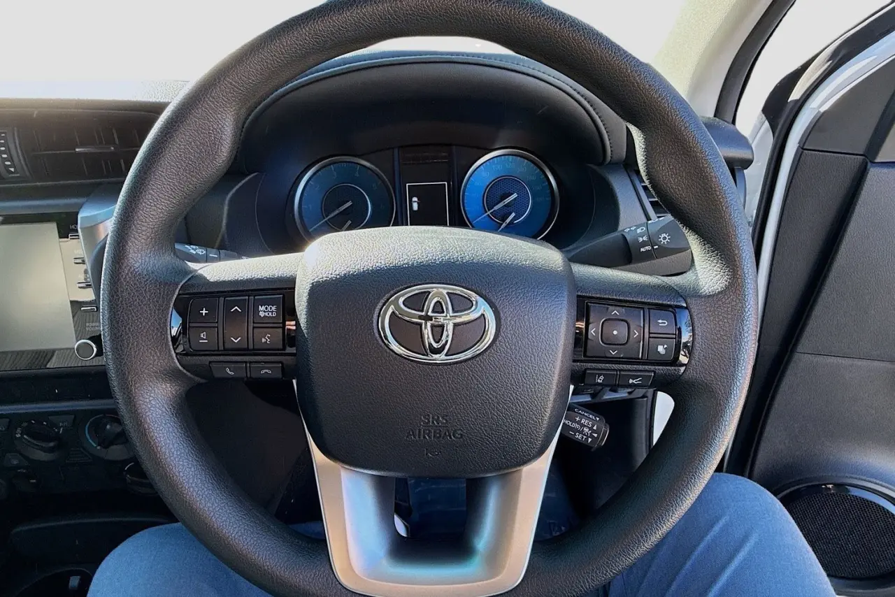 2022 Toyota Fortuner Gallery Image 17